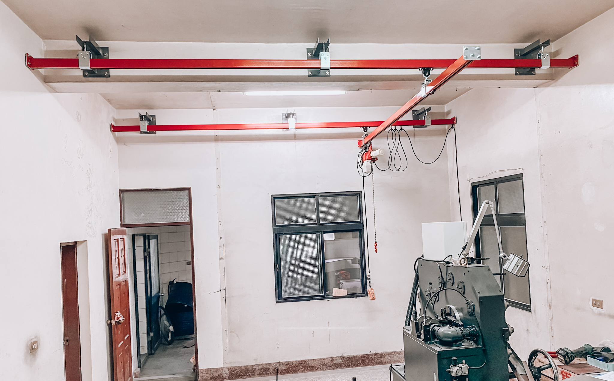 light-track-system-4.jpg
